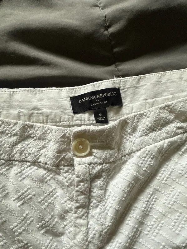 Banana Republic Hampton Fit Shorts White size 6 - Image 2