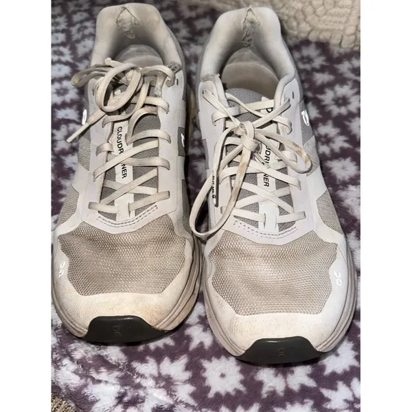 On cloud cloud runner white shoes - Image 2