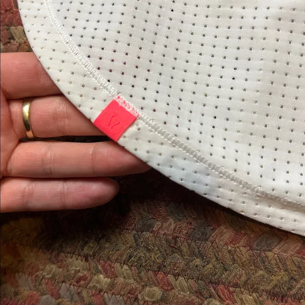 Nwot Lululemon White Mesh Lace Tank - Image 3