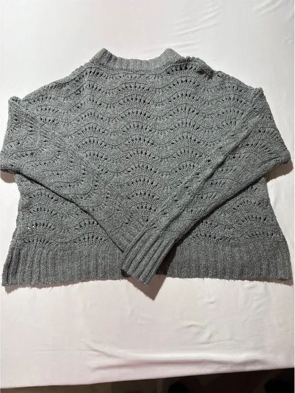 American Eagle Gray Knit Sweater Medium M Made in Jordan - Image 6