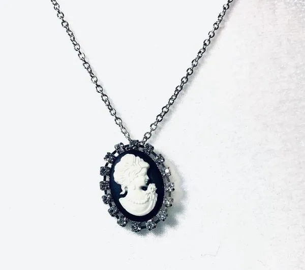 Rhinestone Cameo Necklace Goth New - Image 11