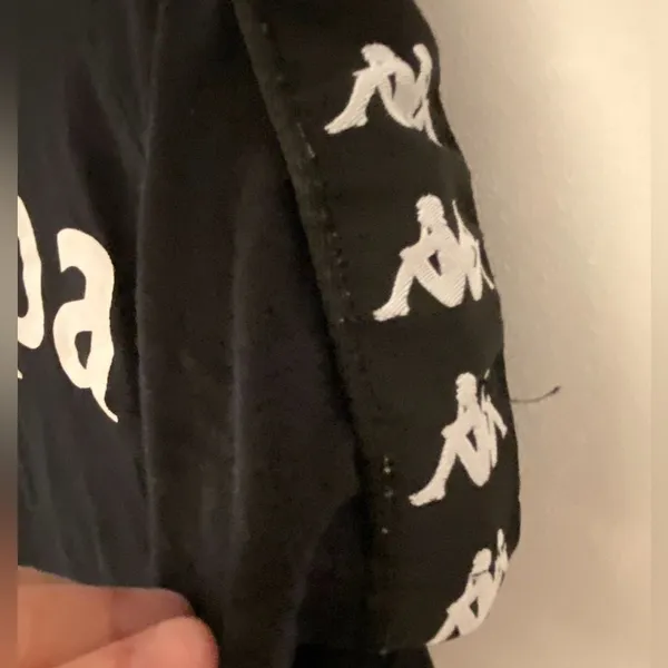 Kappa Black Cropped Cut T-shirt Unisex Size Small - Image 6