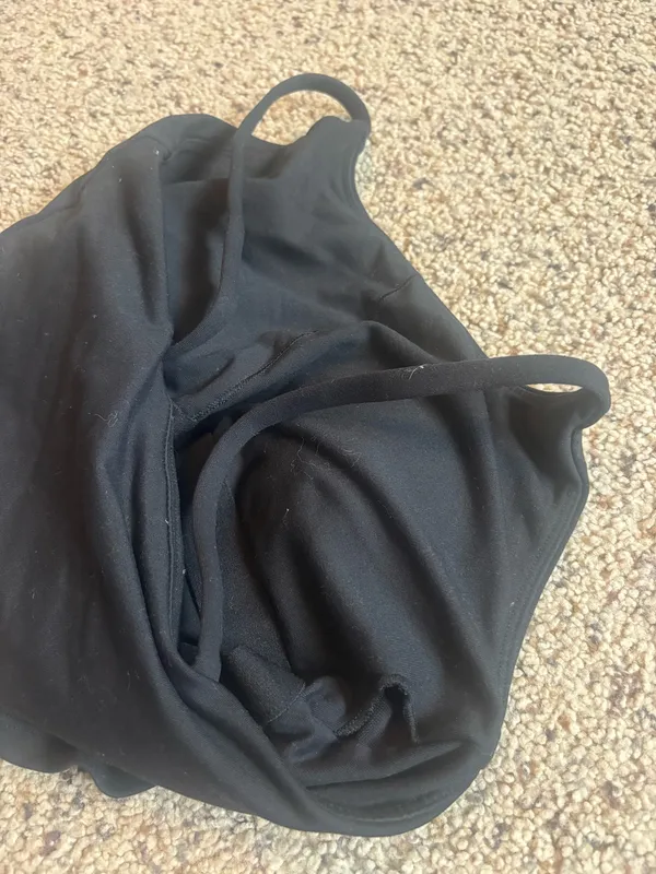Amazon padded black cropped tank top - Image 2