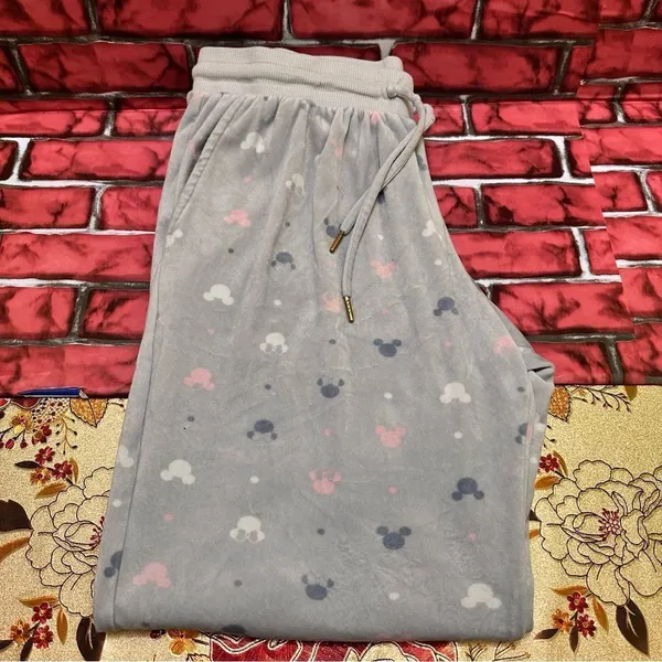 Disney Women’s fleece pajama set M - Image 8