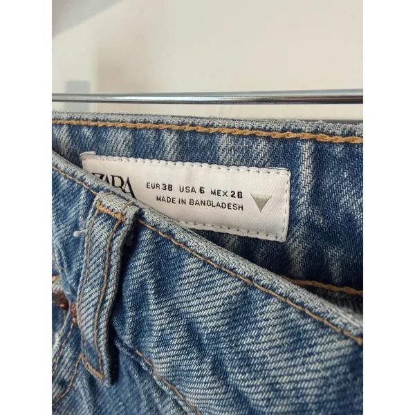 Zara Women Light Wash High Rise Straight Leg Jeans Raw Hem Size 6 - Image 5