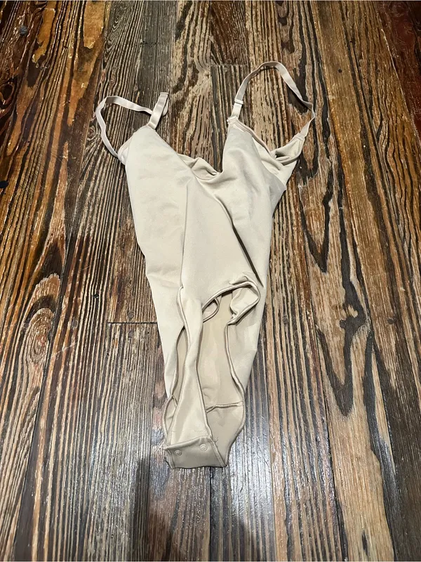 SKIMS NWOT Seamless sculpt Shapeware size 2XL - Image 3