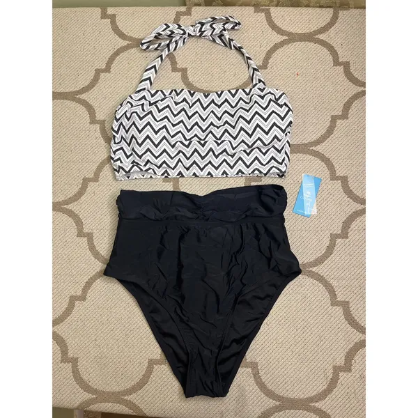 Cupshe Chevron Halter Bandeau & Multi Way Tummy Control Midkini Set, size large - Image 5