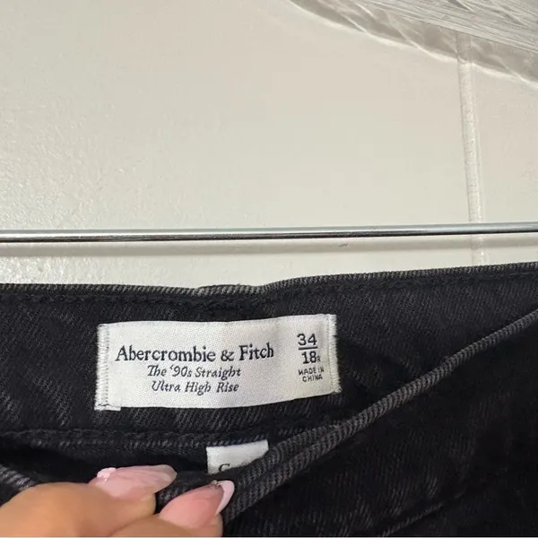 Abercrombie 90s Straight Ultra High Rise Jeans Black Faux Leather Size 34/18 - Image 4
