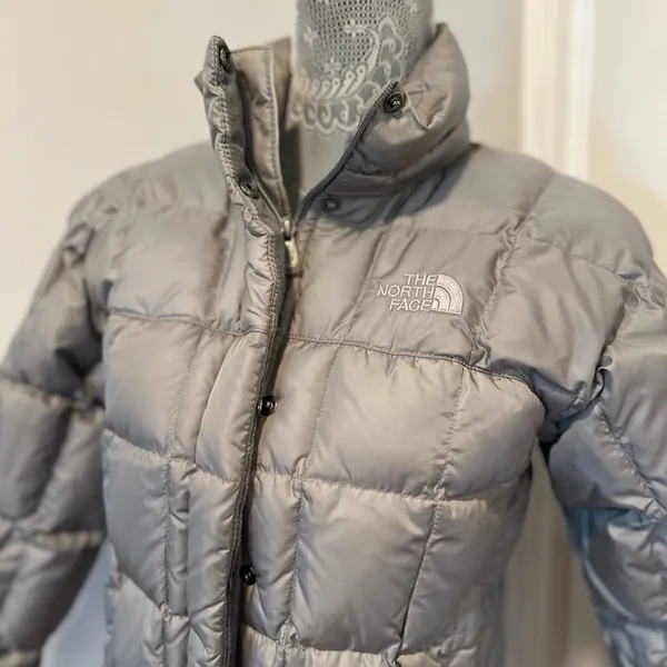 THE NORTH FACE Women’s Sz: XS Puffer Jacket Silver Goose Down Fill Quilted. - Image 15