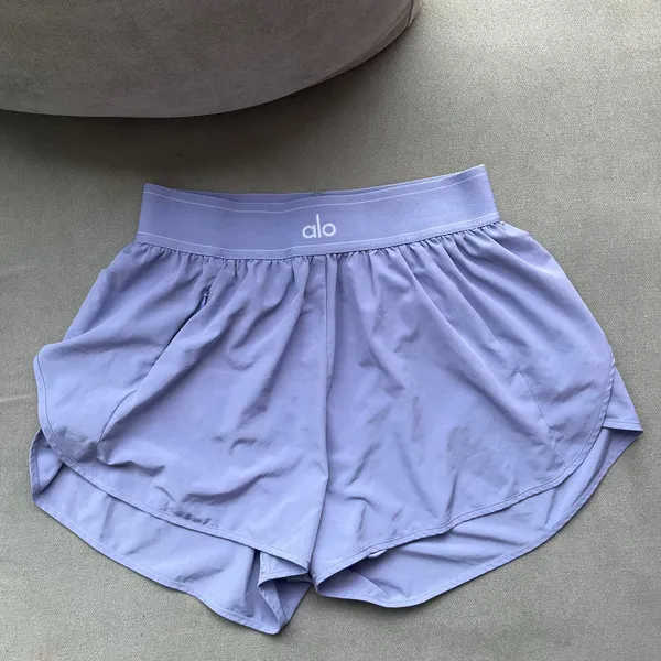 Alo Yoga Match Point Short Lilac Blue S - Image 3