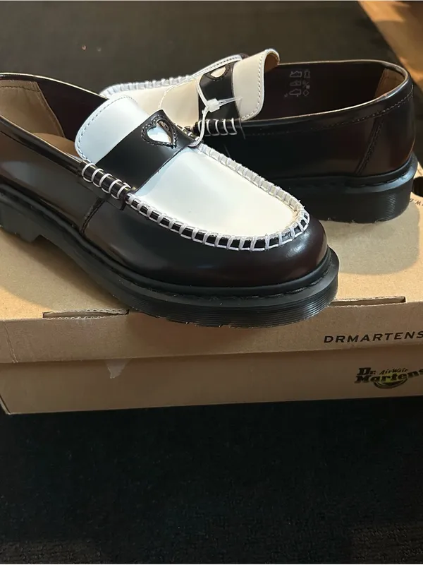 DR MARTENS Penton Heart leather loafers slip on shoes women’s 7 new - Image 8
