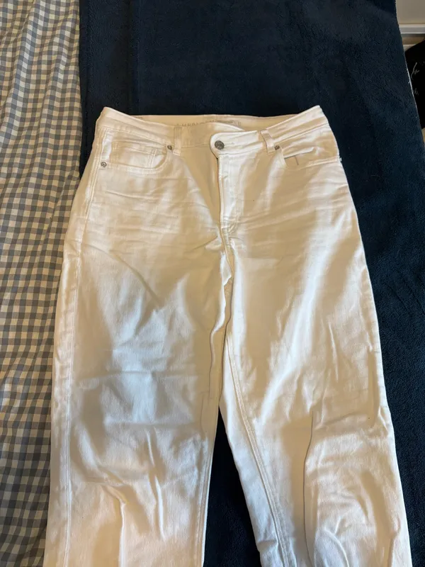American Eagle Mom Jeans - Image 2