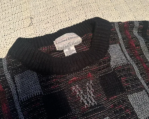 Limited Edition Sweater Size M - Image 2