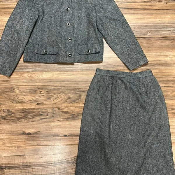 Small 2‎ piece suit Gray - Image 4