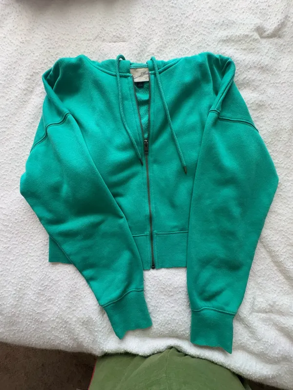 Universal Threads Green Sweat Set - Image 2
