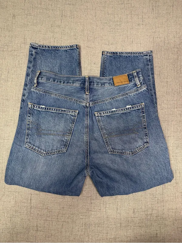 American Eagle 90s Boyfriend Jeans Size 4 Short - Image 9