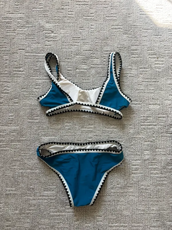 Cupshe Bikini Set blue with white detail - Image 2