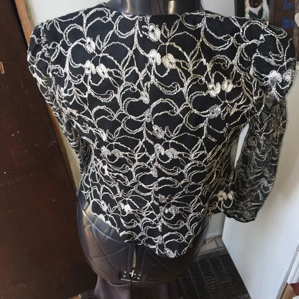 Cachet by Bari Protas black with cream embroidered floral blazer - Image 2
