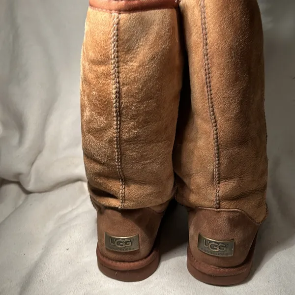 UGG Australia Women's Suede Tall Chestnut Sheep Skin Leather Boots. Sz 7w. - Image 5
