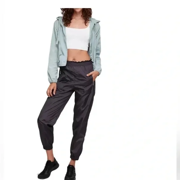 ARITZIA Babaton Bec Pant Black Medium Lounge Style Pull On Jogger‎ - Image 2