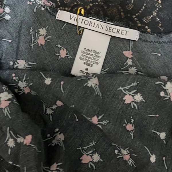 Victoria's Secret Black Pink Floral Chantilly Lace Cami Tank M - Image 3
