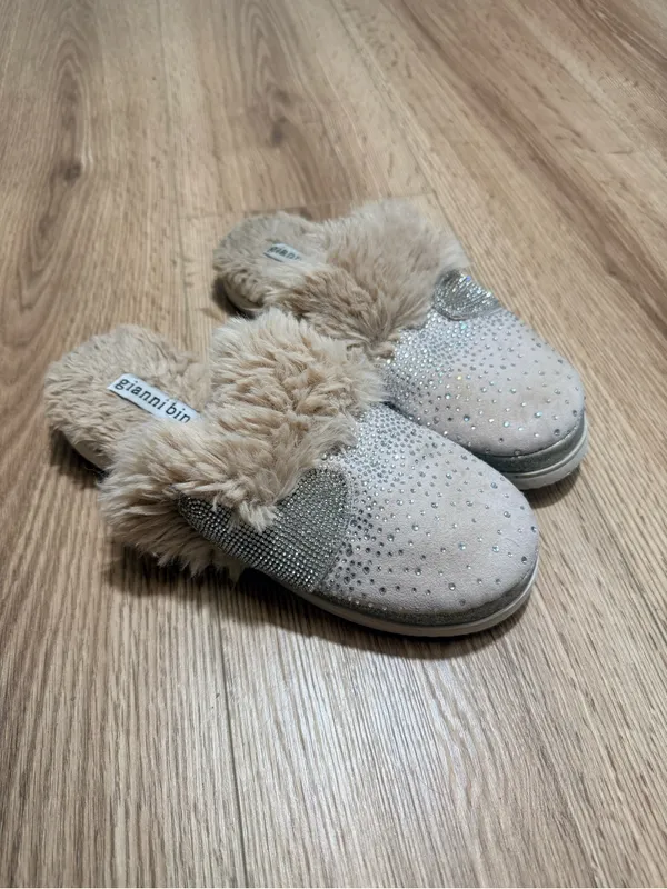 Gianni Bini Cheeky Rhinestone Heart Faux Fur Slippers Women's 7 Beige Silver - Image 2