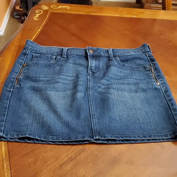Old Navy denim Miniskirt Size 12 - Image 3