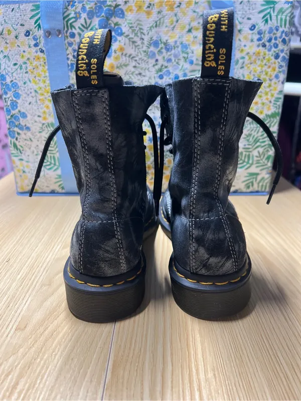 Dr. Martens 1460 Pascal Tie Dye Printed Suede Boots Black Gray Women’s 7 - Image 6
