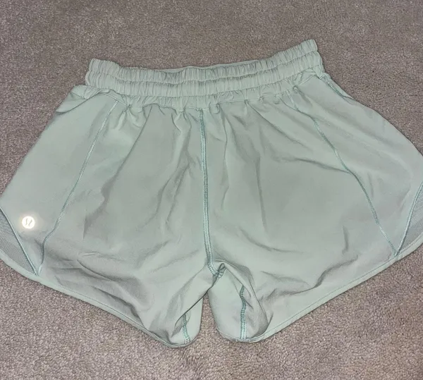 Lululemon Hotty Hot 4" - Image 2