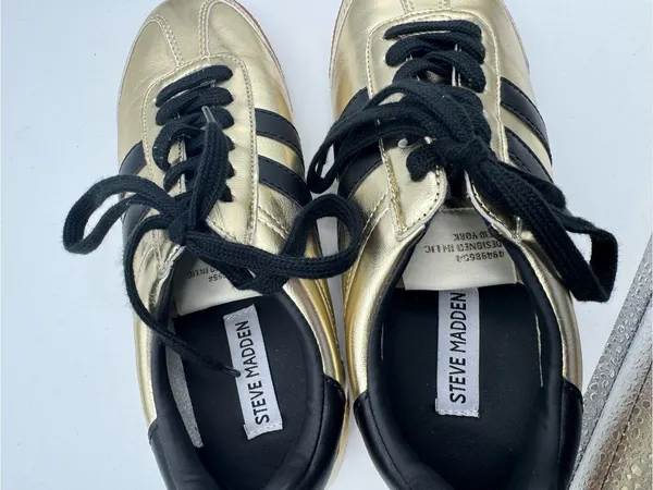 Steve Madden Nirvanna Gold Metallic Sneakers Size 7 retro trendy sporty school - Image 2