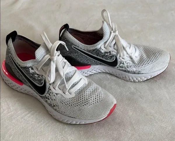 Nike Women's White and Pink Running Shoes - Image 3