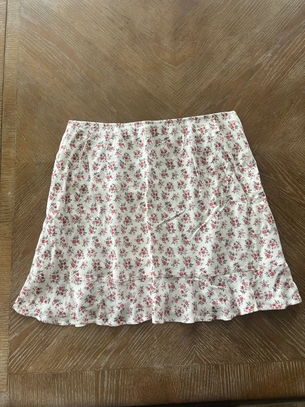 Hollister Mini Skirt - Image 3