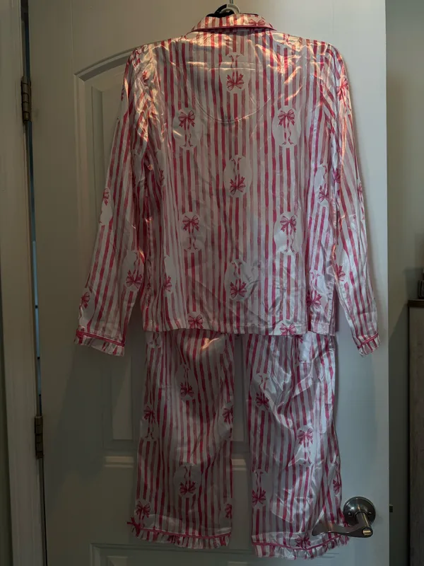 Tahari silk pajamas. Size S  - Image 2