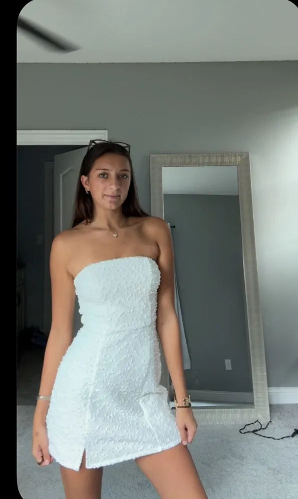 Francesca’s white textured bow dress - Image 5
