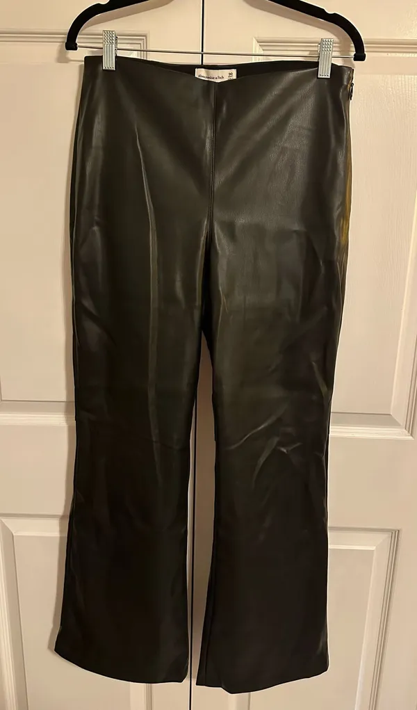 Abercrombie and Fitch Pants - Image 2