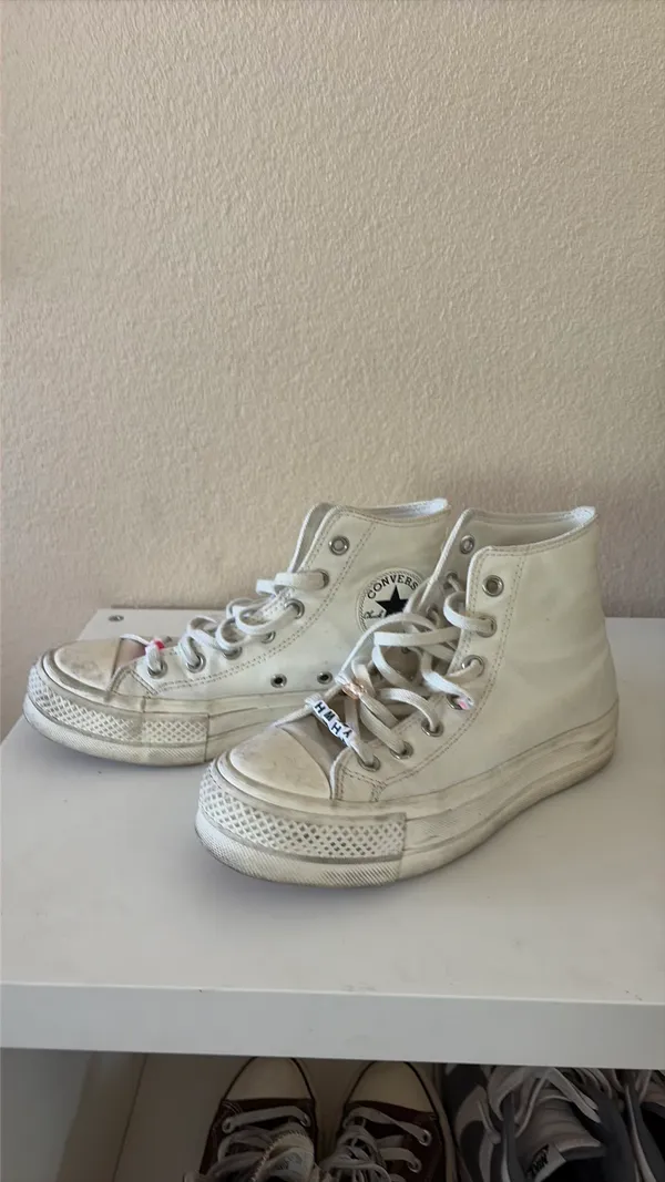 Converse White Chuck Taylor All Star - Image 2