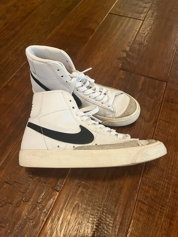 Nike Women’s Blazer Mid 77 High Top Sneaker - Image 5