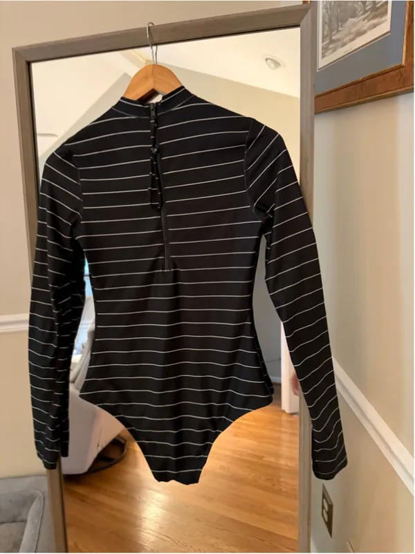 Women's Billabong Striped One Piece Swimsuit Size M Black White - Image 3