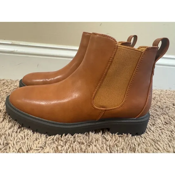 Ankle Boots Women's 7.5 Brown Lug Sole Pull On Booties - Image 9