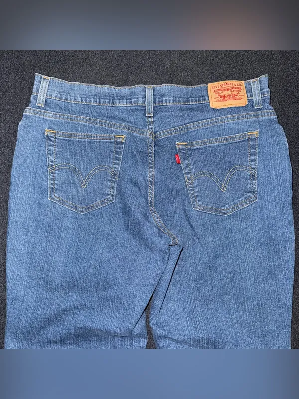 Vintage y2k Levi’s 550 Relaxed Bootcut Jeans Womens 16 Medium Blue Denim 34x28.5 - Image 4
