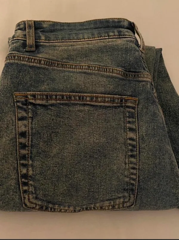 H&M Divided High-Rise Mom Jeans - Acid Wash - Size 10 - Image 6