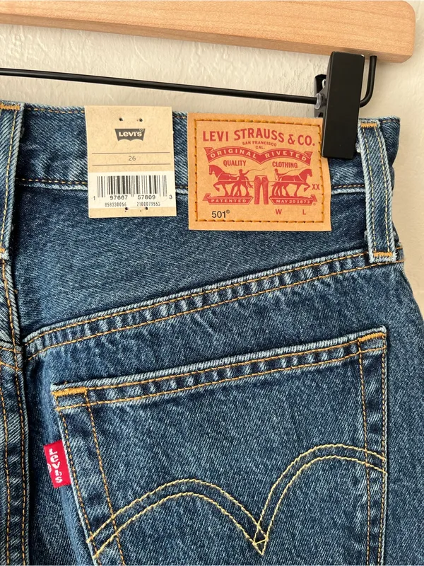 Levi’s 501 mid thigh Jean shorts NEW 26 - Image 8