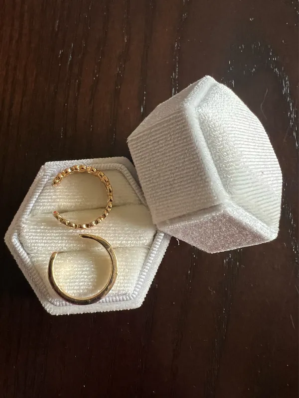 10k Gold Plated (2) in a Set Toe Rings NWT - Image 3