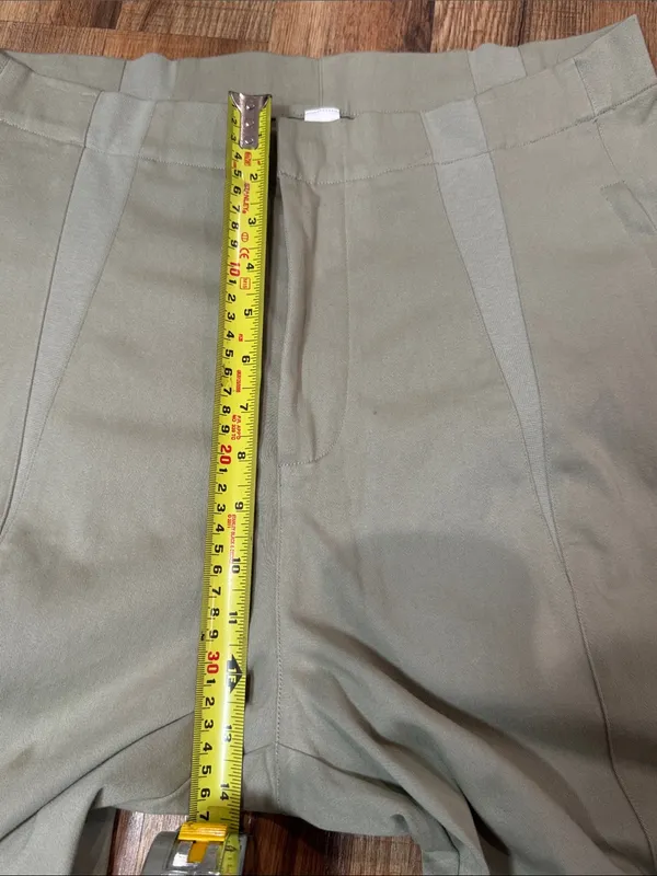 ALO Yoga High-Rise Wide-Leg Pants in Sage - Image 15