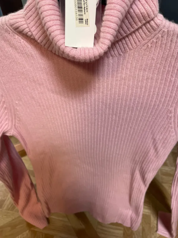 Pink AQUA 100% Cashmere turtleneck  - Image 2