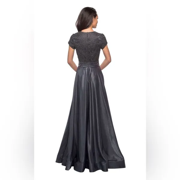 La Femme 26447 Two Tone Satin A-Line V-Neck Gown Platinum Silver Gray - Image 7