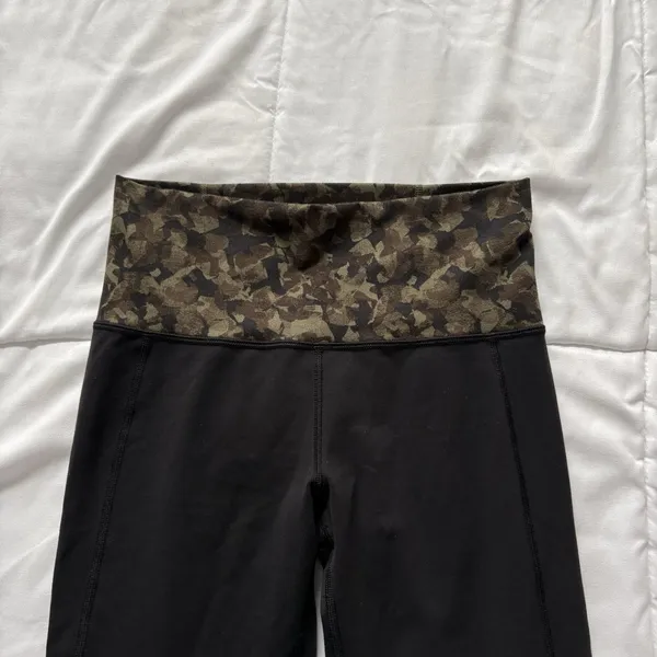 Lululemon Athletica Womens Black Camo‎ High Rise Leggings Pants Yoga Activewear - Image 2