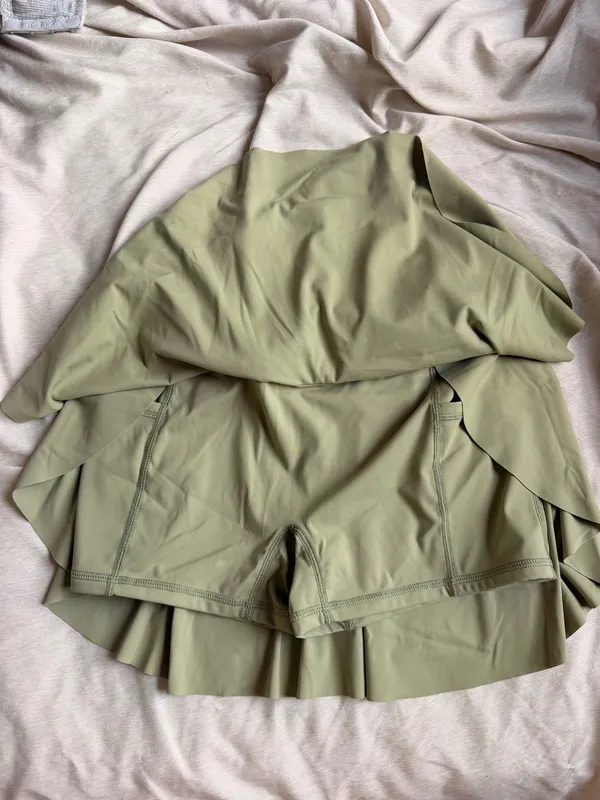 Halara Athletic Skirt Built-In Shorts Green - Image 4