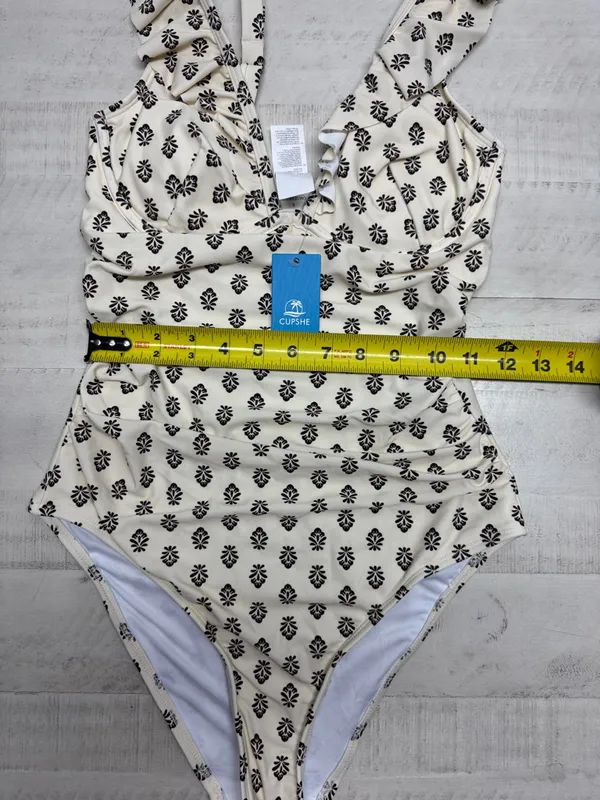 Cupshe Cream Ornate Flutter Strap Underwire One Piece Swimsuit - Image 4