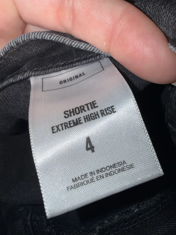 Express Extreme High Rise Shortie Black Denim Shorts Size 4 - Image 3